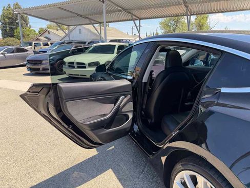 Used 2018 Tesla Model 3 Long Range RWD image 13