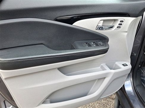 Used 2019 Honda Ridgeline RTL-E image 12