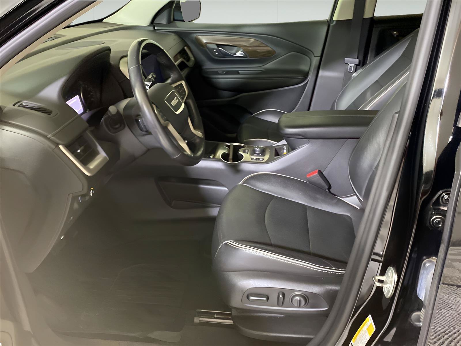 Certified 2020 GMC Terrain Denali w/ Denali Premium Package AWD/4WD image 21