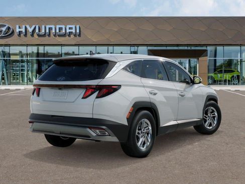 Used 2026 Hyundai Tucson SE FWD image 4