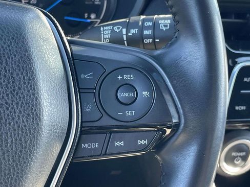 Used 2023 Toyota Venza XLE image 22