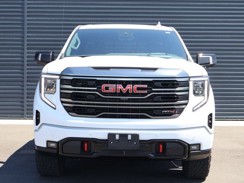 Used 2024 GMC Sierra 1500 AT4 w/ Technology Package AWD/4WD image 2