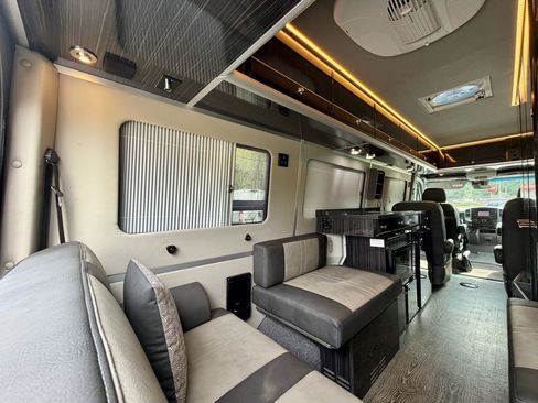 Used 2017 Mercedes-Benz Sprinter 3500 image 98
