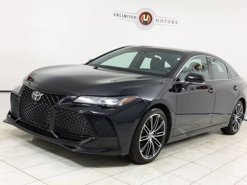 Used 2019 Toyota Avalon Touring image 4