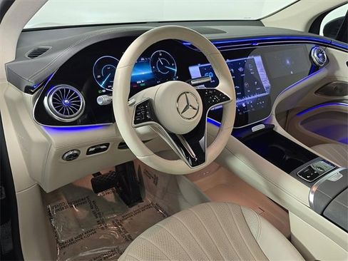 Used 2023 Mercedes-Benz EQS 580 4MATIC SUV image 4