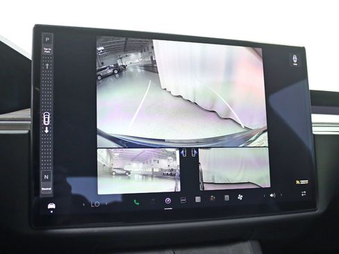Used 2022 Tesla Model S image 17