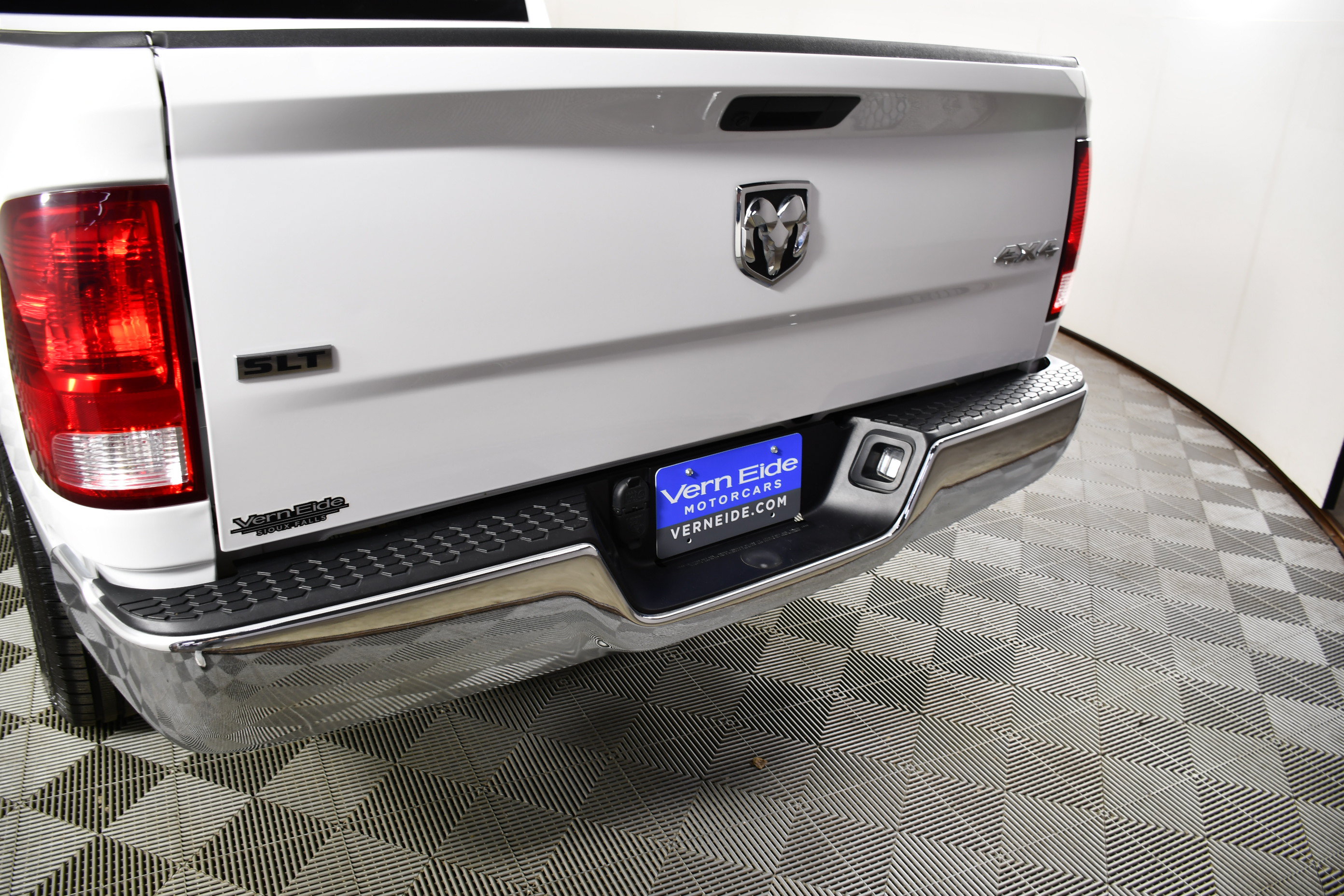 Used 2024 RAM 1500 Classic SLT AWD/4WD image 15