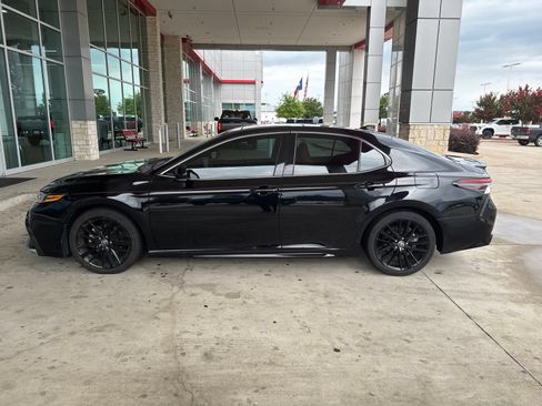 Used 2021 Toyota Camry XSE FWD image 27