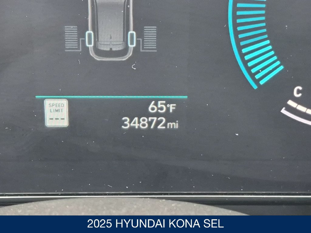 Certified 2025 Hyundai Kona SEL AWD/4WD image 22
