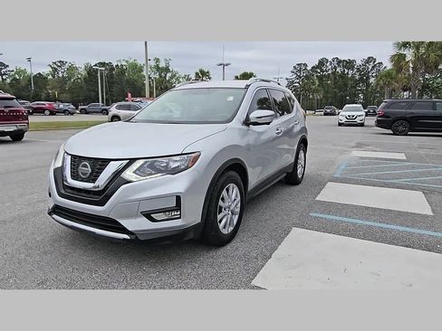 Used 2018 Nissan Rogue SV w/ Premium Package image 22