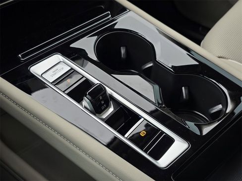 New 2025 Volkswagen Atlas SEL Premium R-Line image 15