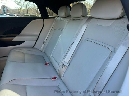 Used 2025 Lucid Air Touring image 20