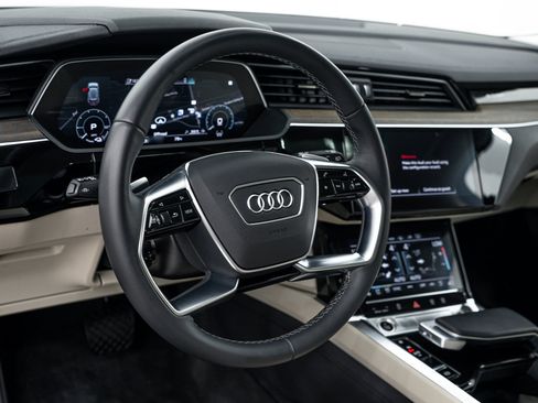 Certified 2024 Audi Q8 e-tron Premium Plus w/ Premium Plus Package AWD/4WD image 11