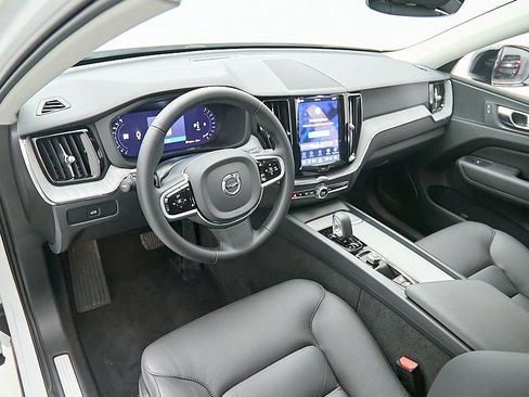 Certified 2025 Volvo XC60 B5 Plus AWD/4WD image 12