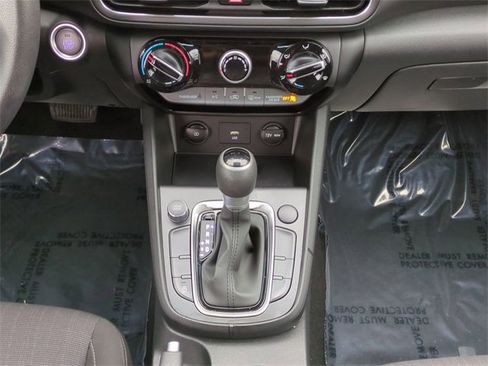 Used 2023 Hyundai Kona SEL w/ Winter Weather Package image 19