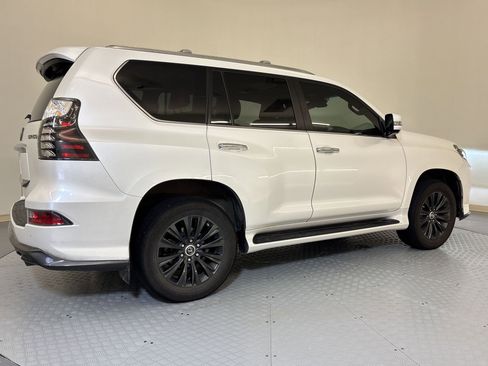Used 2023 Lexus GX 460 Luxury w/ Sport Design Package AWD/4WD image 9