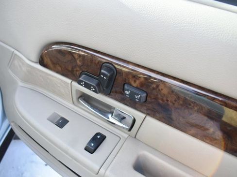 Used 2011 Mercury Grand Marquis LS image 17