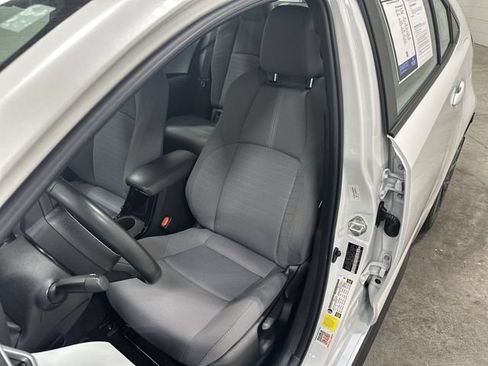 Used 2024 Toyota Corolla SE FWD image 13