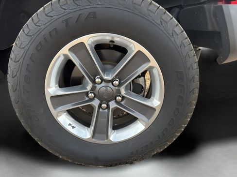 Used 2021 Jeep Wrangler Unlimited Sahara image 8