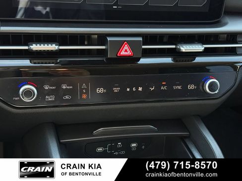 Certified 2026 Kia Sportage EX w/ EX Panoramic Sunroof Package AWD/4WD image 17
