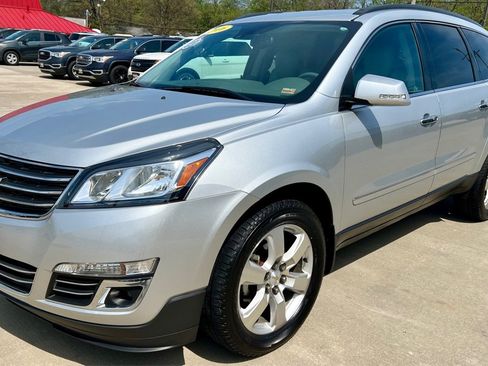 Used 2016 Chevrolet Traverse LTZ FWD image 3