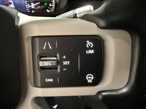 Used 2022 Land Rover Defender 110 S image 27