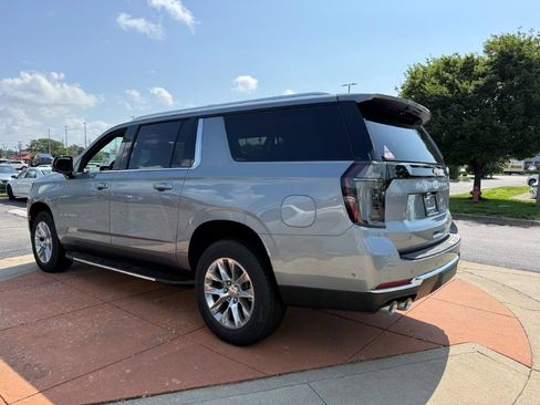 New 2026 Chevrolet Suburban Premier w/ Sun And Tow Package AWD/4WD image 4