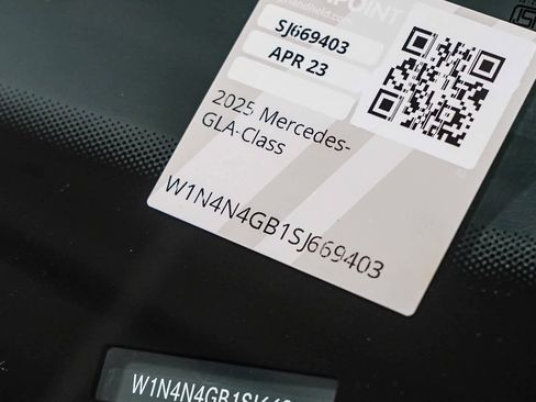 Used 2025 Mercedes-Benz GLA 250 image 28