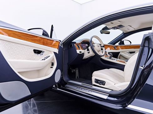 Used 2020 Bentley Continental GT AWD/4WD image 38