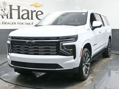 New 2026 Chevrolet Suburban High Country image 7