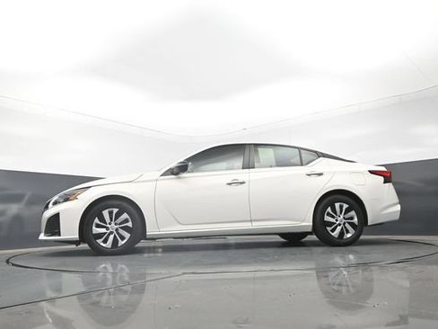Used 2025 Nissan Altima 2.5 S FWD image 25