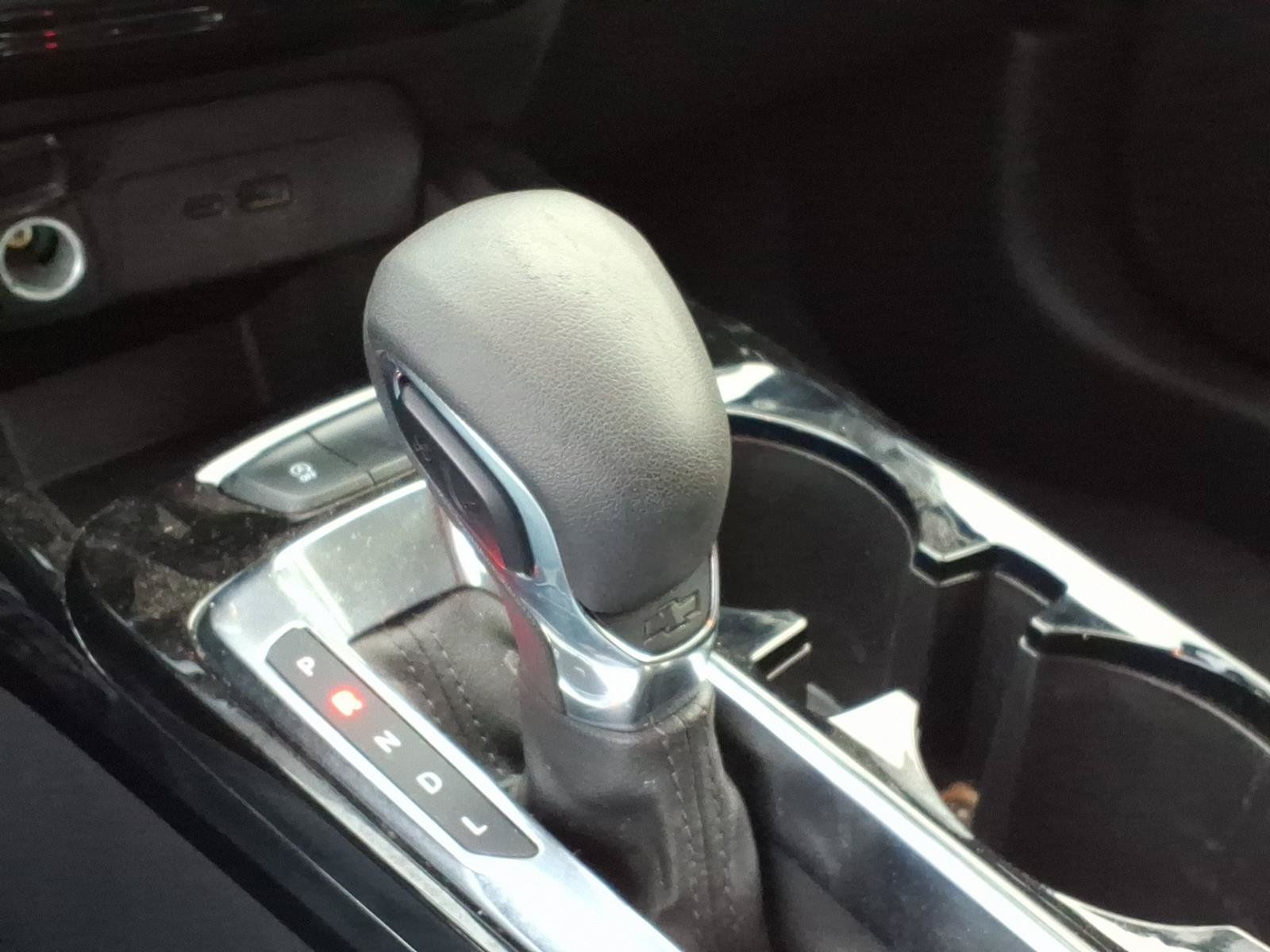 Used 2025 Chevrolet Trax LT FWD image 19