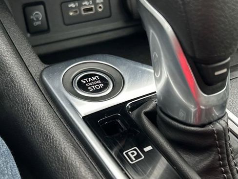 Used 2024 Nissan Sentra SV FWD image 40