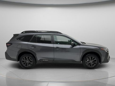 Used 2025 Subaru Outback Onyx Edition AWD/4WD image 3