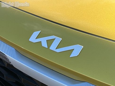 Used 2022 Kia Seltos SX w/ Sunroof Package image 32