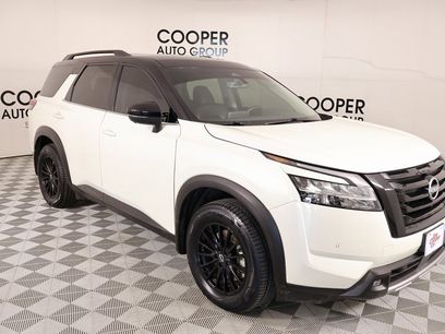 Used 2023 Nissan Pathfinder SL w/ Lighting Package (N92)