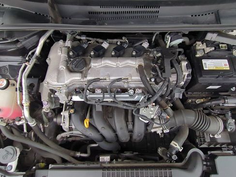 Used 2021 Toyota Corolla LE image 30