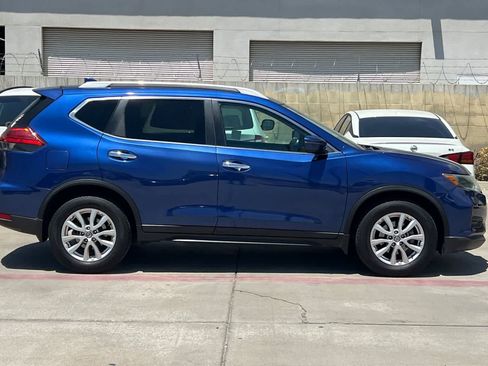 Used 2017 Nissan Rogue SV FWD image 9