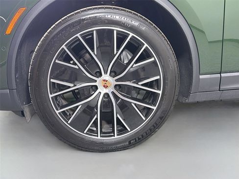 Certified 2026 Porsche Macan Electric RWD image 11