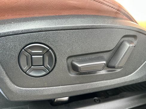 Used 2022 Audi Q3 2.0T Premium w/ Convenience Package image 4