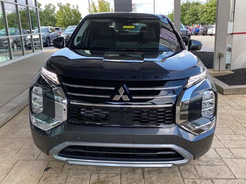 New 2026 Mitsubishi Outlander SE AWD/4WD image 2