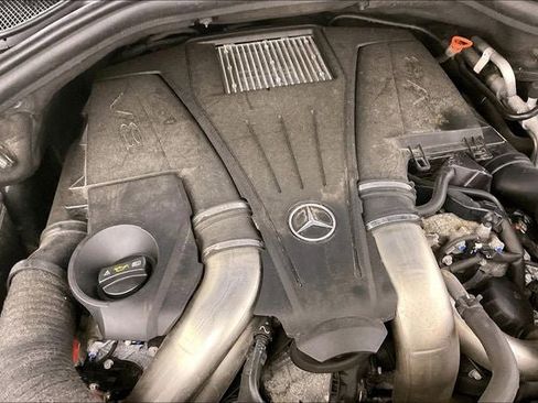 Used 2014 Mercedes-Benz GL 550 GL 550 4MATIC image 30