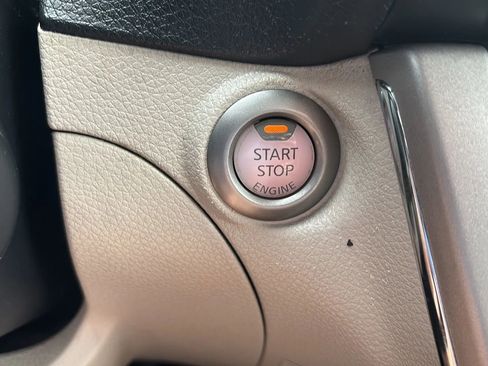 Used 2015 Nissan Sentra SV image 39