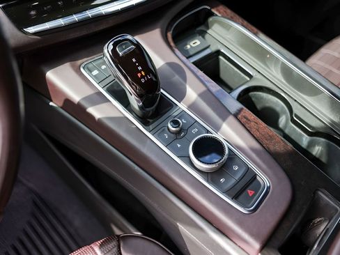 Used 2022 Cadillac Escalade Sport Platinum AWD/4WD image 23