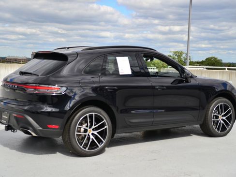 Used 2026 Porsche Macan AWD/4WD image 9