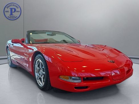 Used 2000 Chevrolet Corvette Convertible w/ Memory Pkg RWD image 1