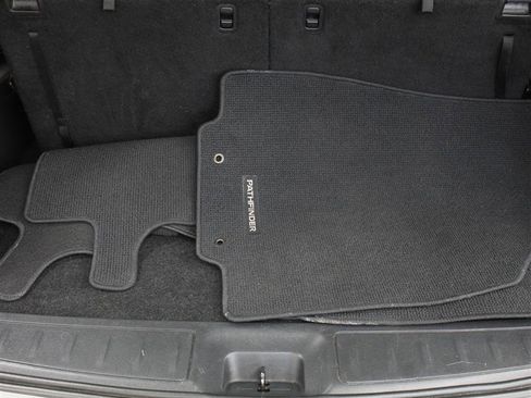 Used 2015 Nissan Pathfinder SL AWD/4WD image 19