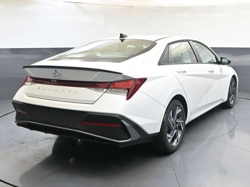 Certified 2025 Hyundai Elantra Sport FWD image 5