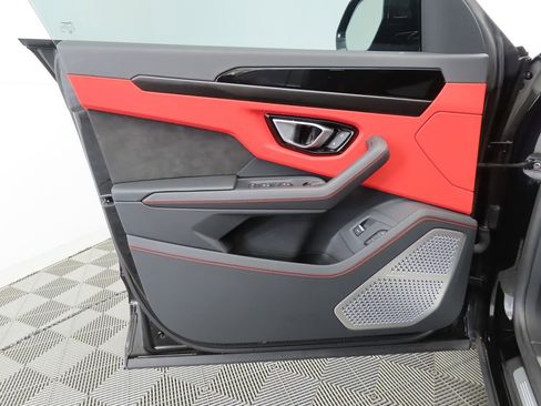 Used 2024 Lamborghini Urus S image 23