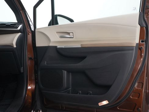 Used 2021 Toyota Sienna XLE w/ XLE Plus Package AWD/4WD image 9